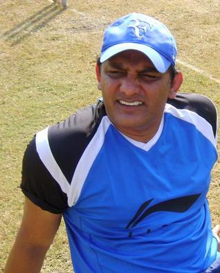 Dhoni not an intelligent Test captain: Azharuddin